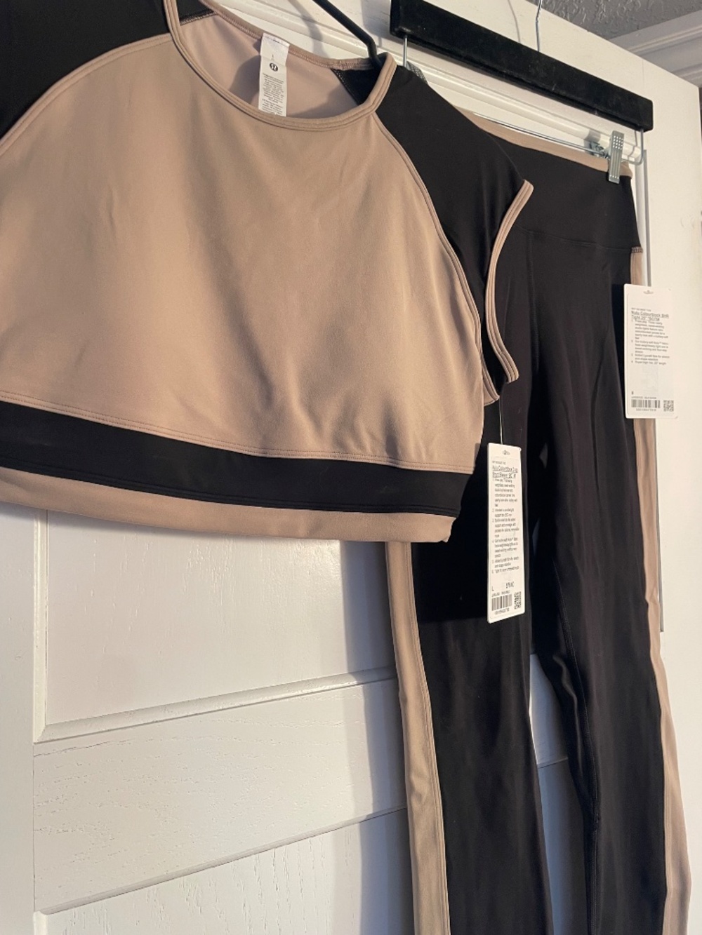 BNWT Lululemon Color Block set - Picture 2 of 5